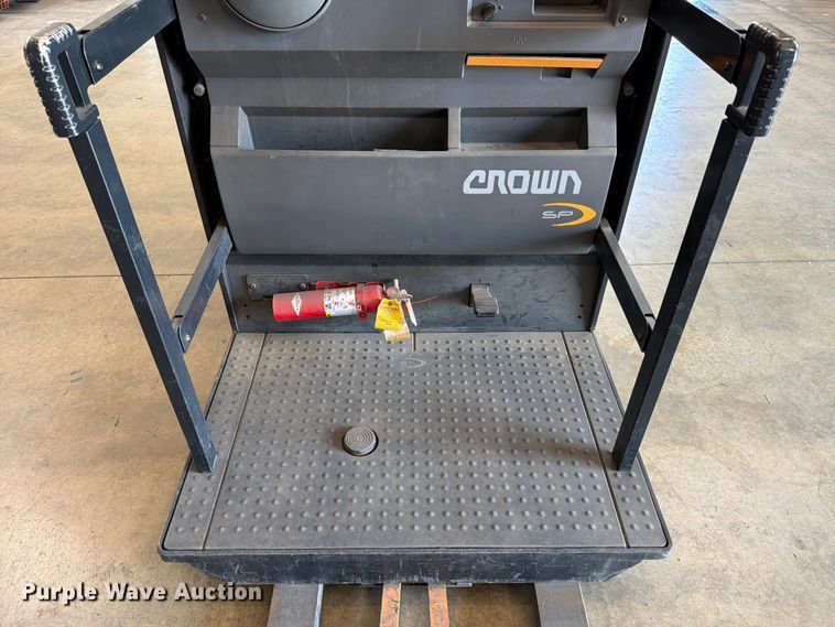 image for item FB8203 2017 Crown SP3520-30 order picker