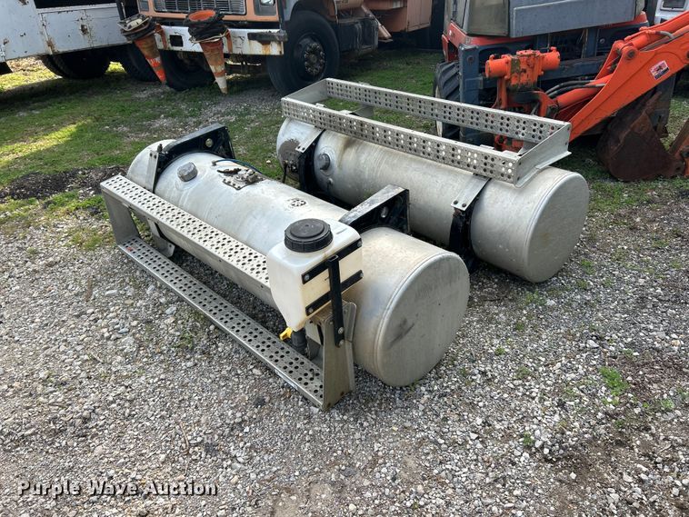 image for item FC2652 (2) Freightliner fuel tanks