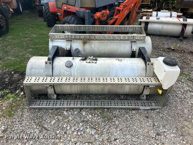 image for item FC2652 (2) Freightliner fuel tanks