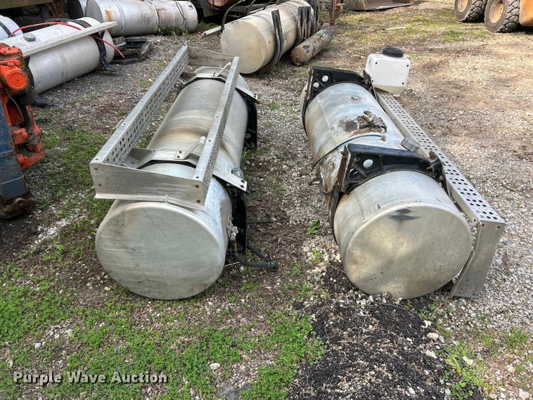 image for item FC2652 (2) Freightliner fuel tanks