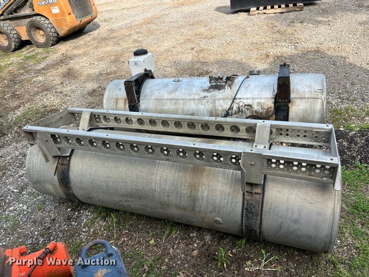 image for item FC2652 (2) Freightliner fuel tanks