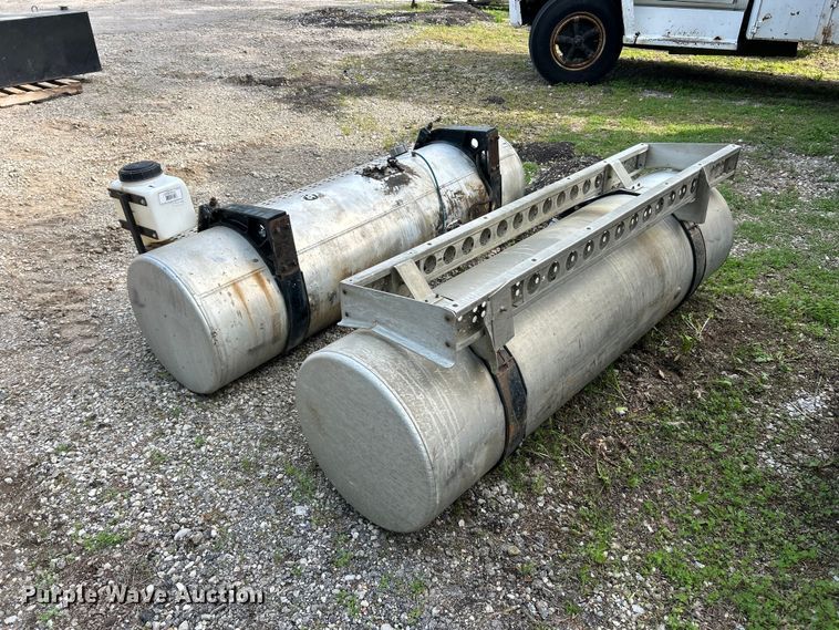 image for item FC2652 (2) Freightliner fuel tanks