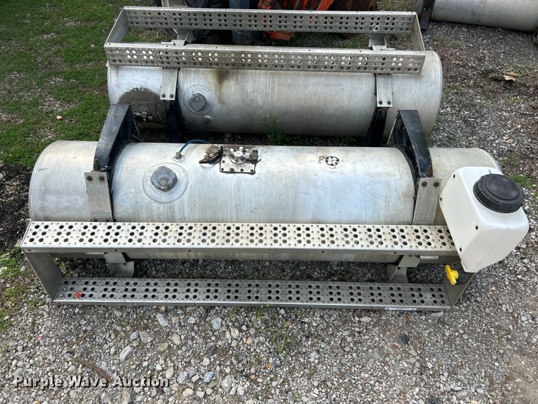 image for item FC2652 (2) Freightliner fuel tanks