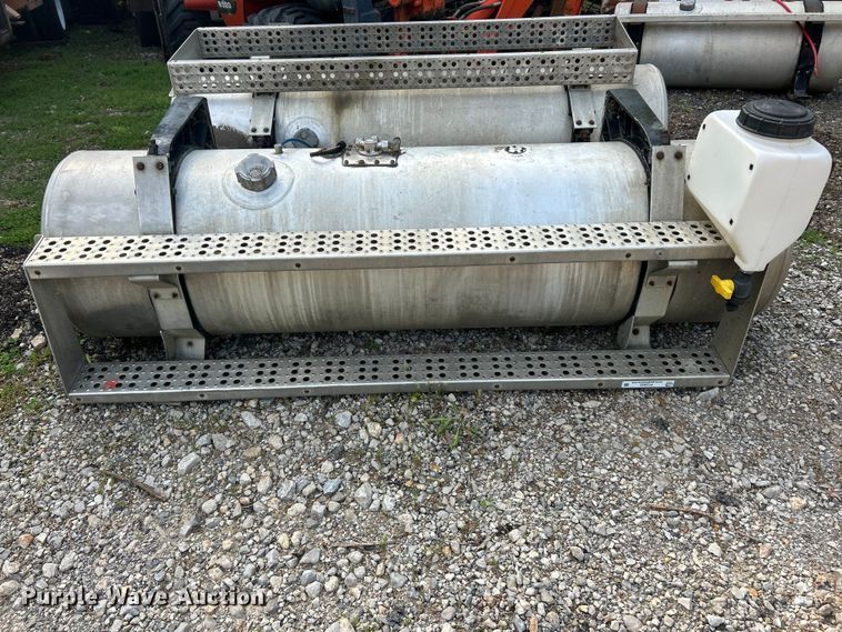image for item FC2652 (2) Freightliner fuel tanks