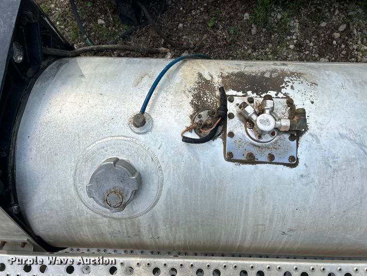 image for item FC2652 (2) Freightliner fuel tanks