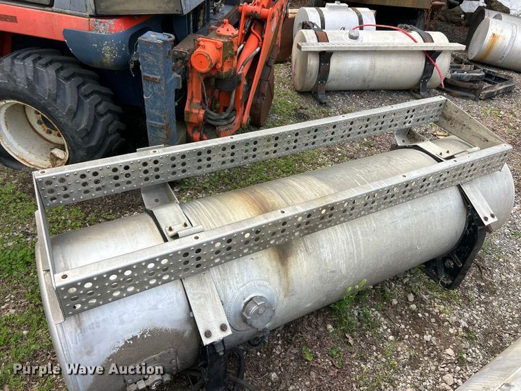 image for item FC2652 (2) Freightliner fuel tanks