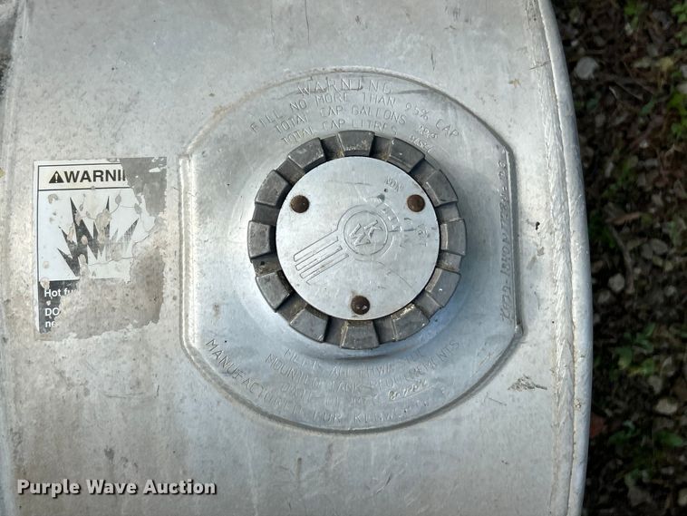 image for item FC2653 (4) Kenworth fuel tanks