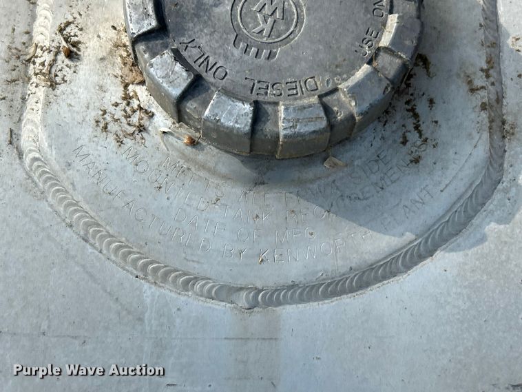 image for item FC2653 (4) Kenworth fuel tanks