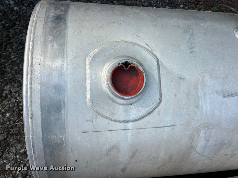 image for item FC2653 (4) Kenworth fuel tanks