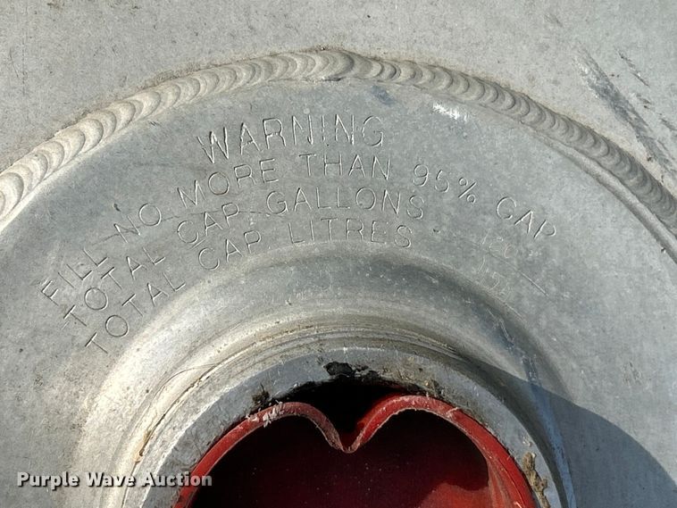 image for item FC2653 (4) Kenworth fuel tanks
