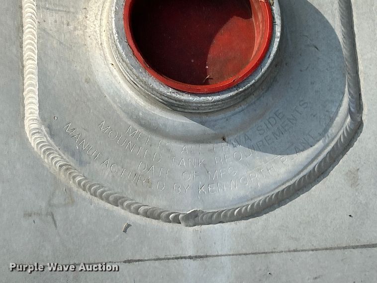 image for item FC2653 (4) Kenworth fuel tanks