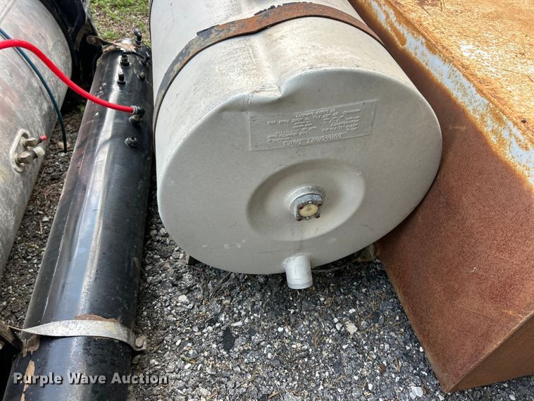 image for item FC2654 (3) fuel tanks