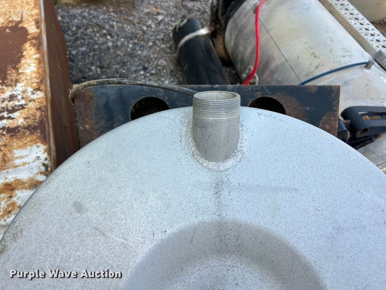 image for item FC2654 (3) fuel tanks