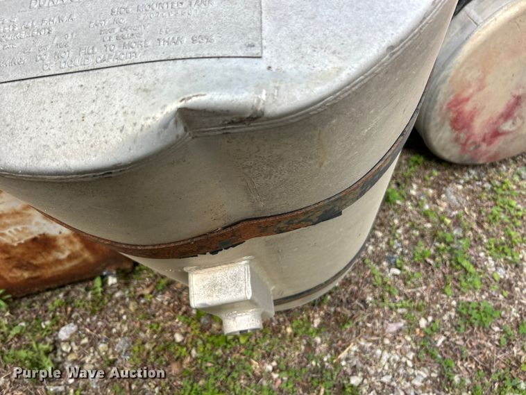 image for item FC2654 (3) fuel tanks
