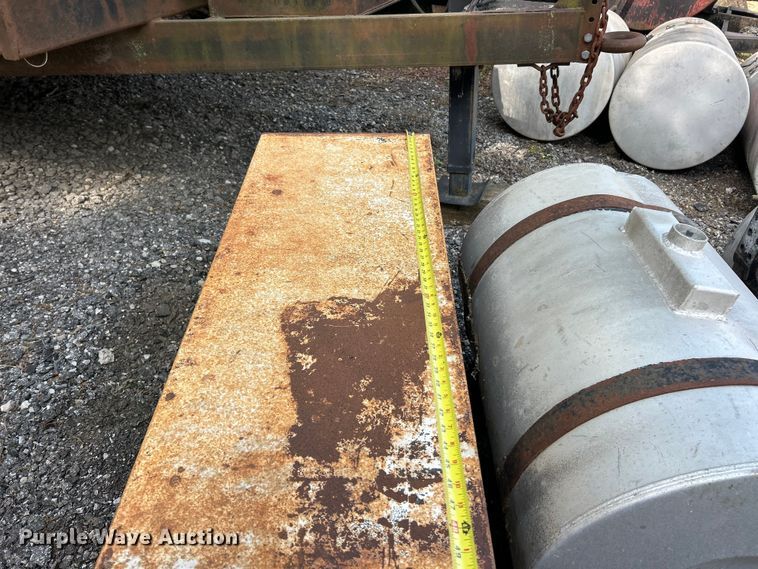 image for item FC2654 (3) fuel tanks