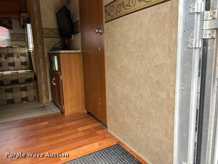 image for item FC2662 2009 Salem LE camper