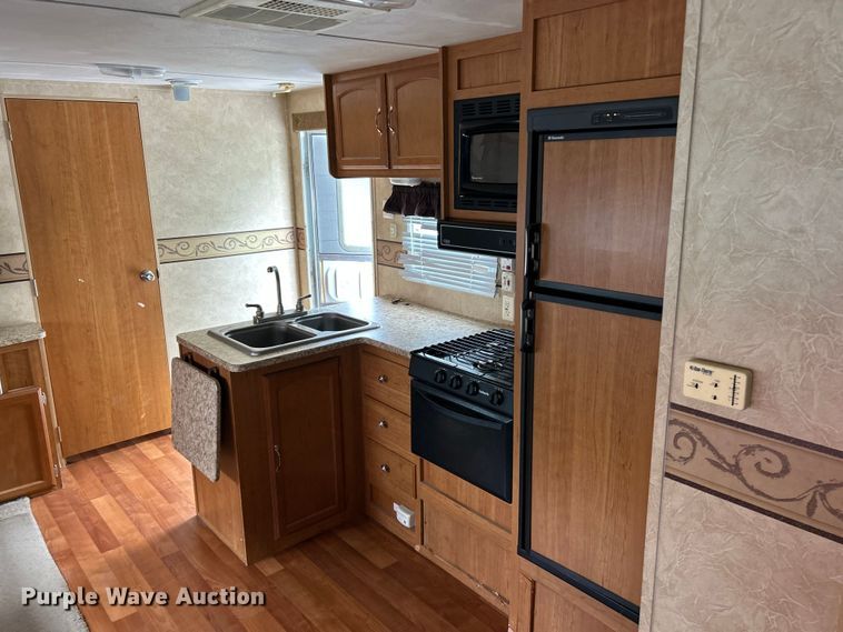 image for item FC2662 2009 Salem LE camper