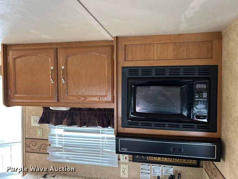 image for item FC2662 2009 Salem LE camper