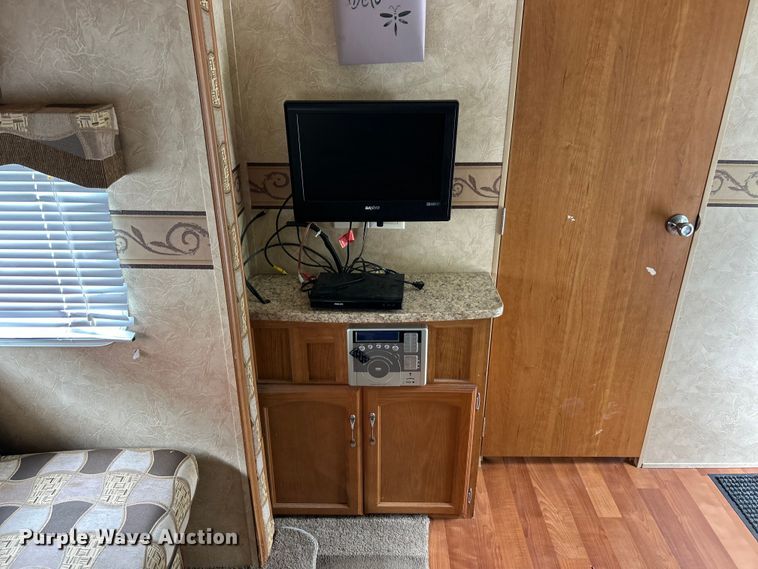 image for item FC2662 2009 Salem LE camper