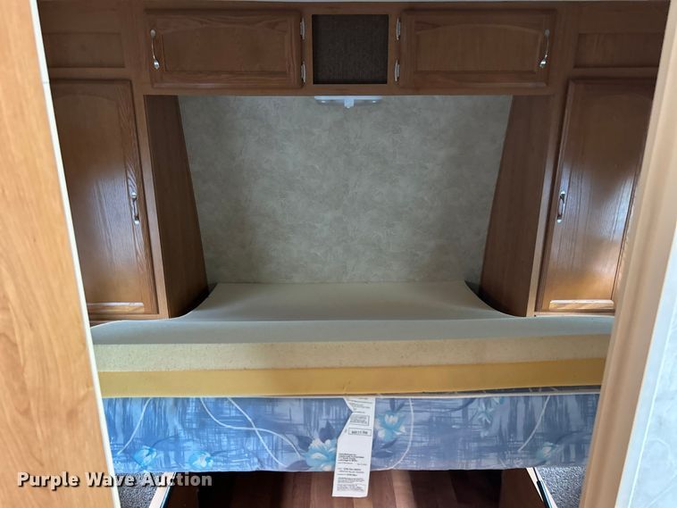 image for item FC2662 2009 Salem LE camper