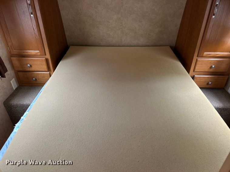 image for item FC2662 2009 Salem LE camper