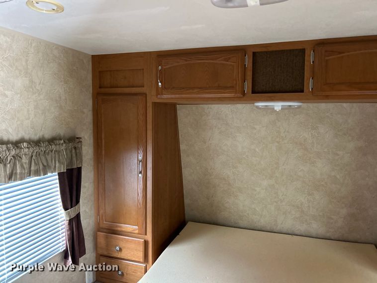 image for item FC2662 2009 Salem LE camper
