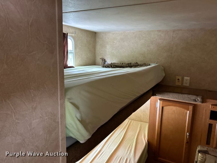 image for item FC2662 2009 Salem LE camper