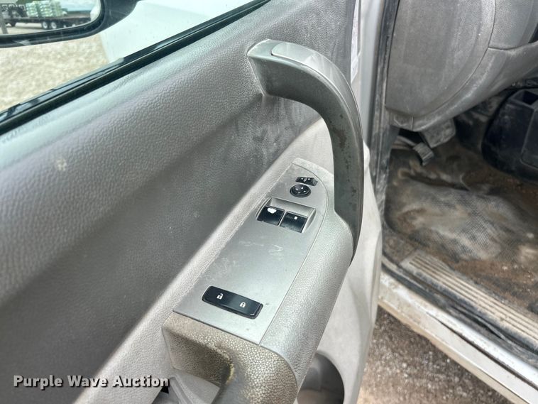 image for item FC2668 2008 Chevrolet Silverado 3500HD flatbed pickup truck