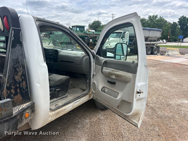 image for item FC2668 2008 Chevrolet Silverado 3500HD flatbed pickup truck