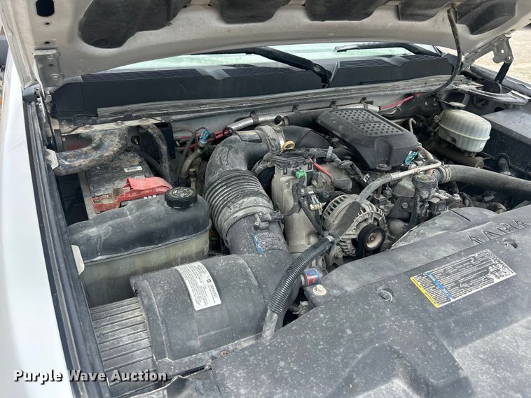 image for item FC2668 2008 Chevrolet Silverado 3500HD flatbed pickup truck