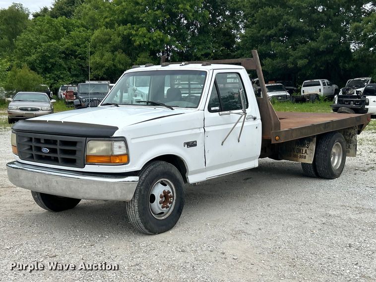 image for item FC2676 1995 Ford  F350 XL flatbed pickup truck