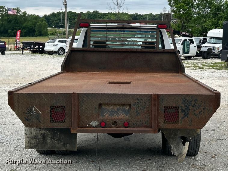 image for item FC2676 1995 Ford  F350 XL flatbed pickup truck