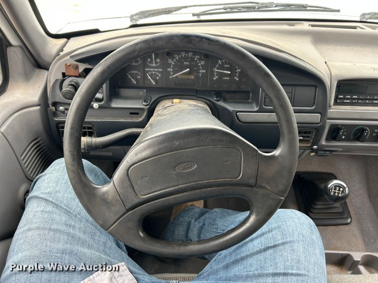 image for item FC2676 1995 Ford  F350 XL flatbed pickup truck