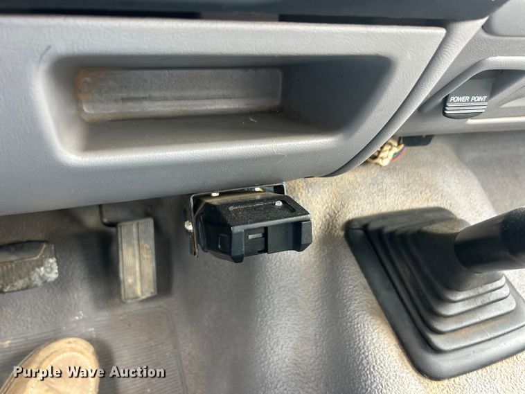 image for item FC2676 1995 Ford  F350 XL flatbed pickup truck