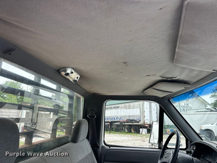 image for item FC2676 1995 Ford  F350 XL flatbed pickup truck