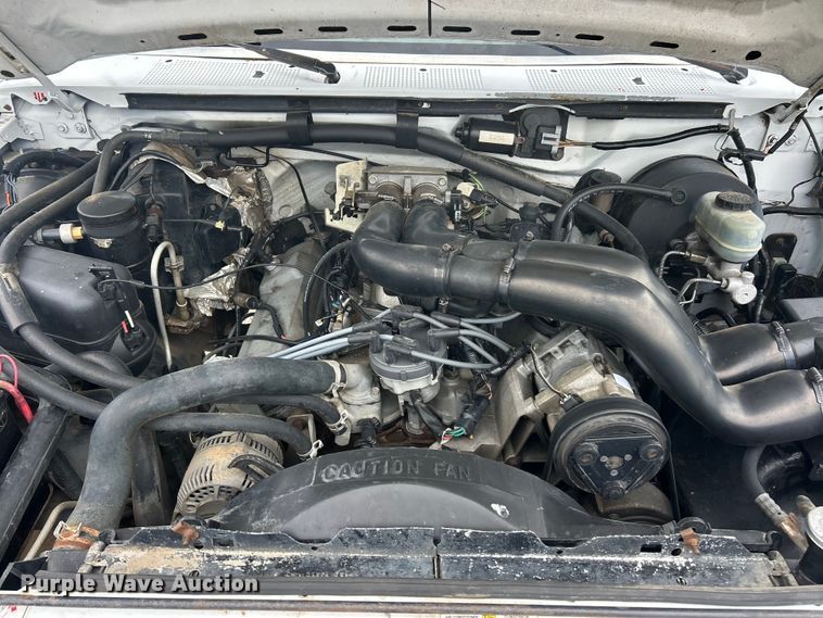 image for item FC2676 1995 Ford  F350 XL flatbed pickup truck