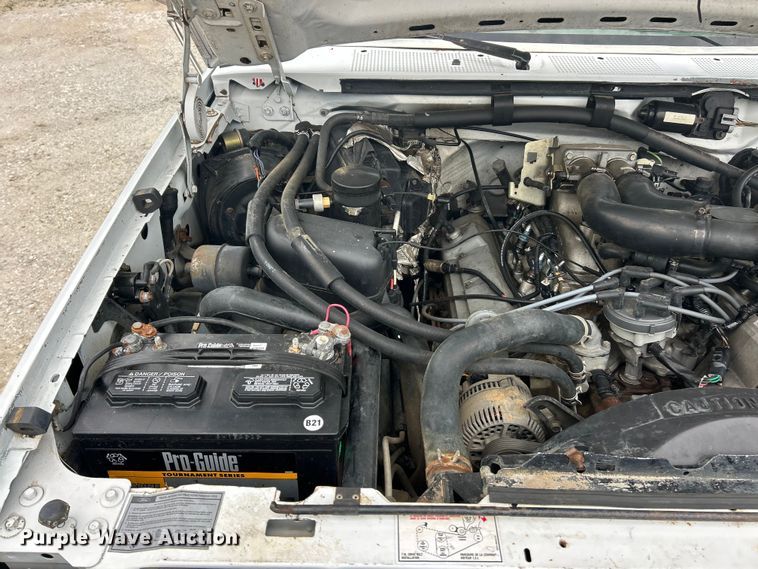 image for item FC2676 1995 Ford  F350 XL flatbed pickup truck