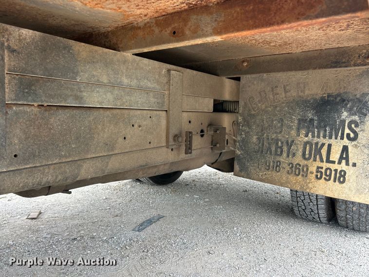 image for item FC2676 1995 Ford  F350 XL flatbed pickup truck