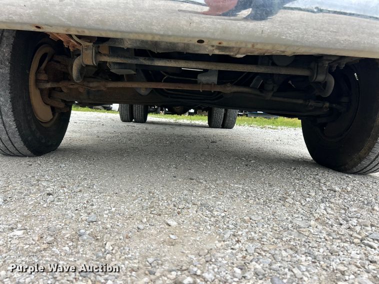 image for item FC2676 1995 Ford  F350 XL flatbed pickup truck