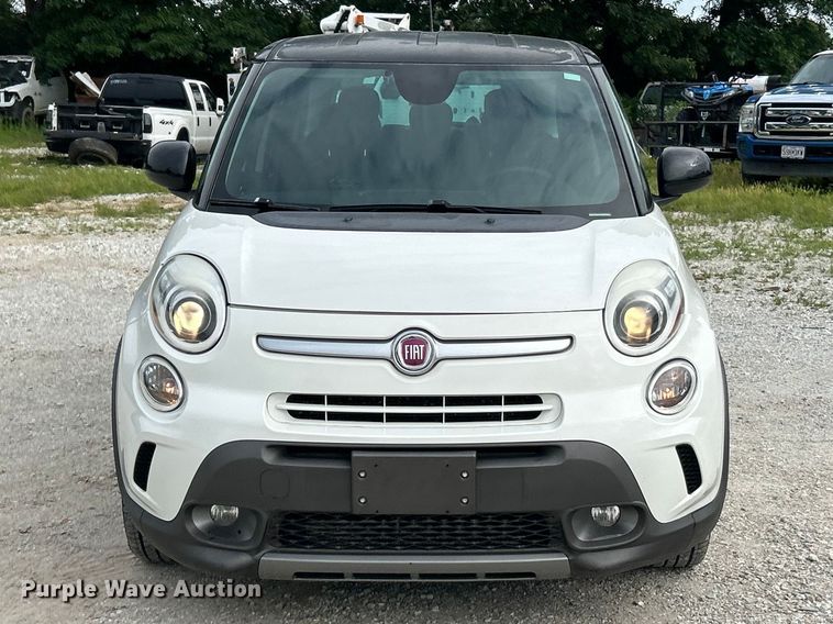 image for item FC2678 2014 Fiat 500L 