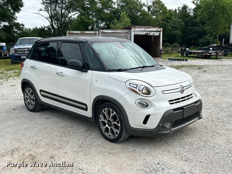 image for item FC2678 2014 Fiat 500L 
