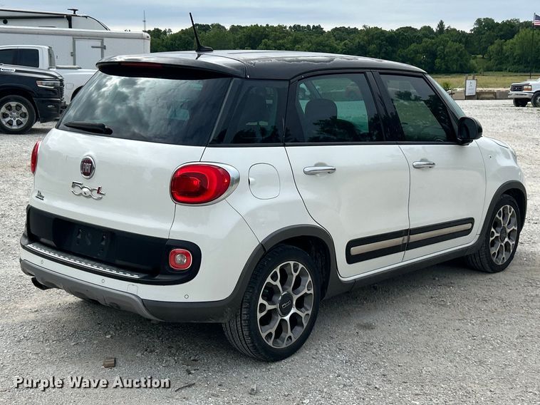image for item FC2678 2014 Fiat 500L 