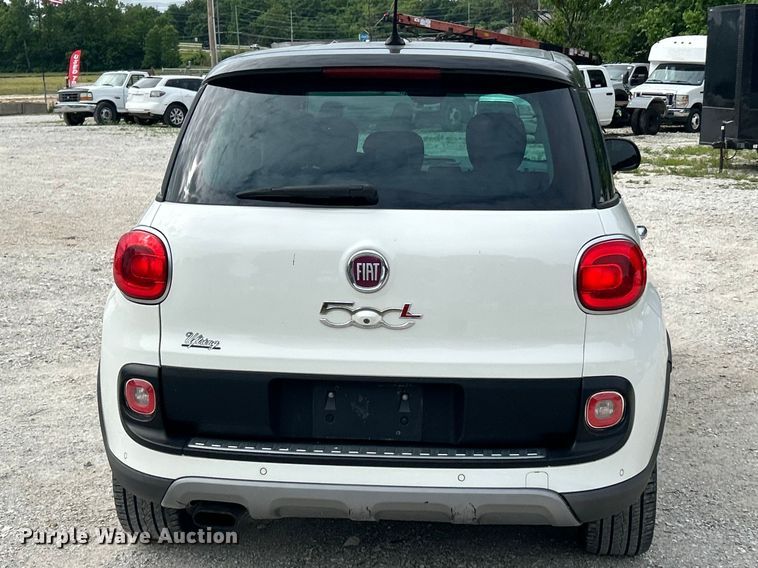 image for item FC2678 2014 Fiat 500L 