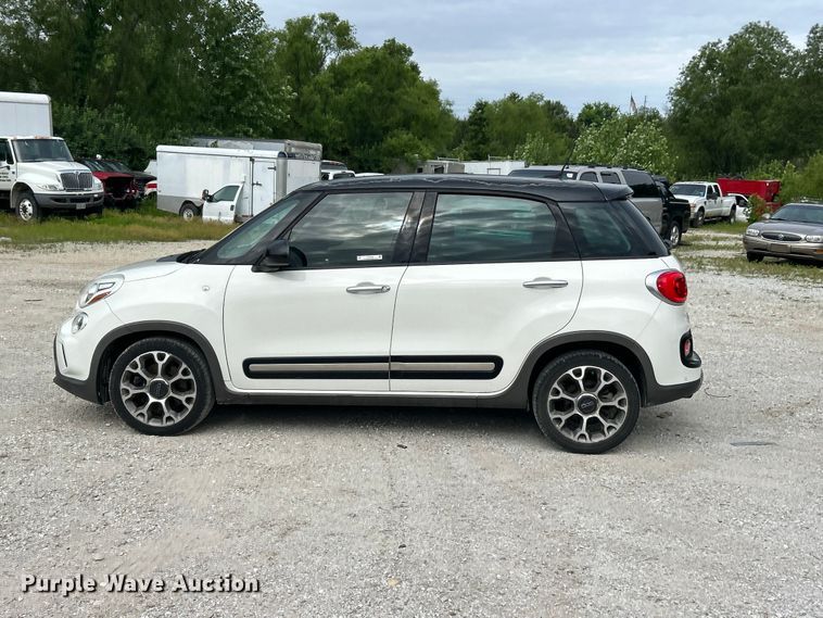 image for item FC2678 2014 Fiat 500L 