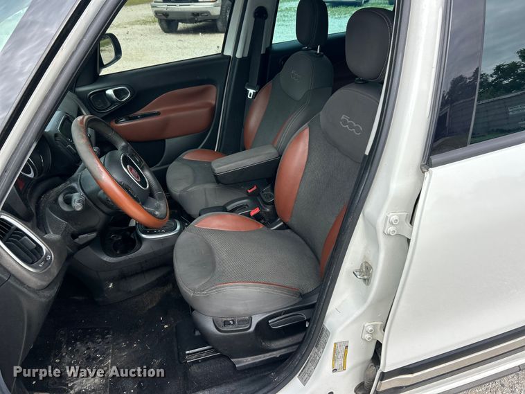 image for item FC2678 2014 Fiat 500L 