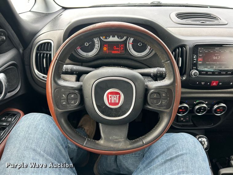 image for item FC2678 2014 Fiat 500L 