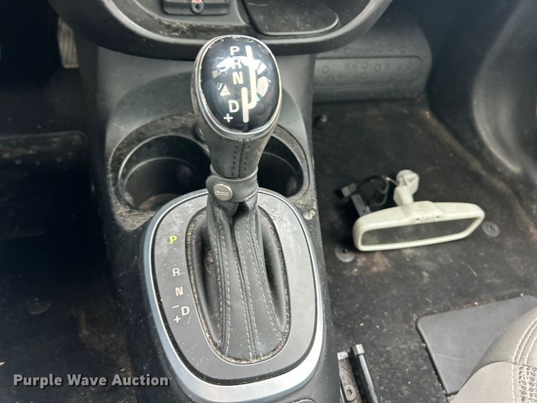image for item FC2678 2014 Fiat 500L 