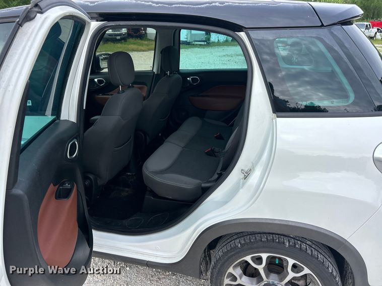 image for item FC2678 2014 Fiat 500L 