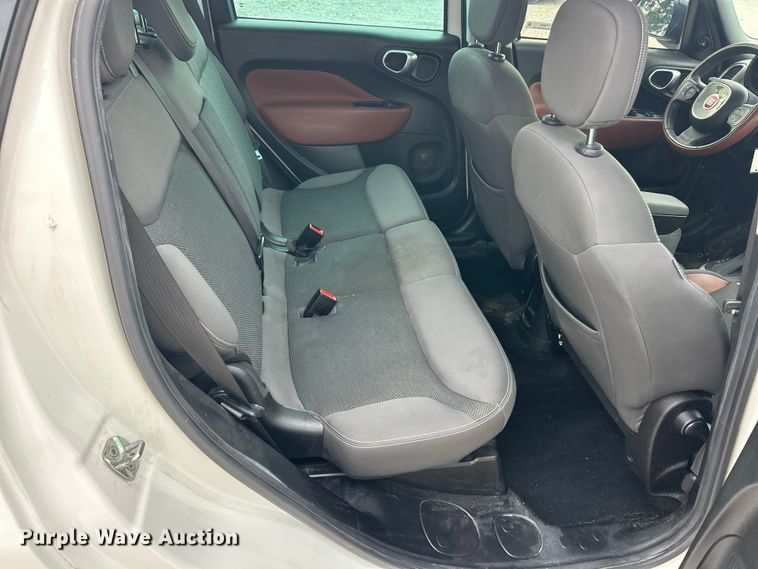 image for item FC2678 2014 Fiat 500L 