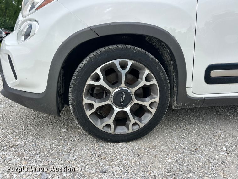image for item FC2678 2014 Fiat 500L 